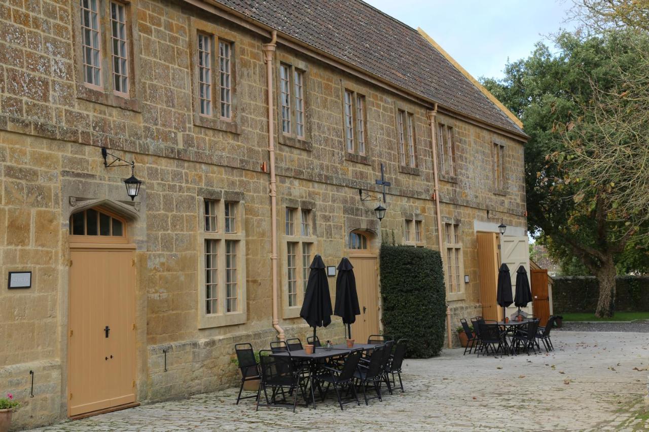 North Cadbury Court Coach Houses Exterior foto