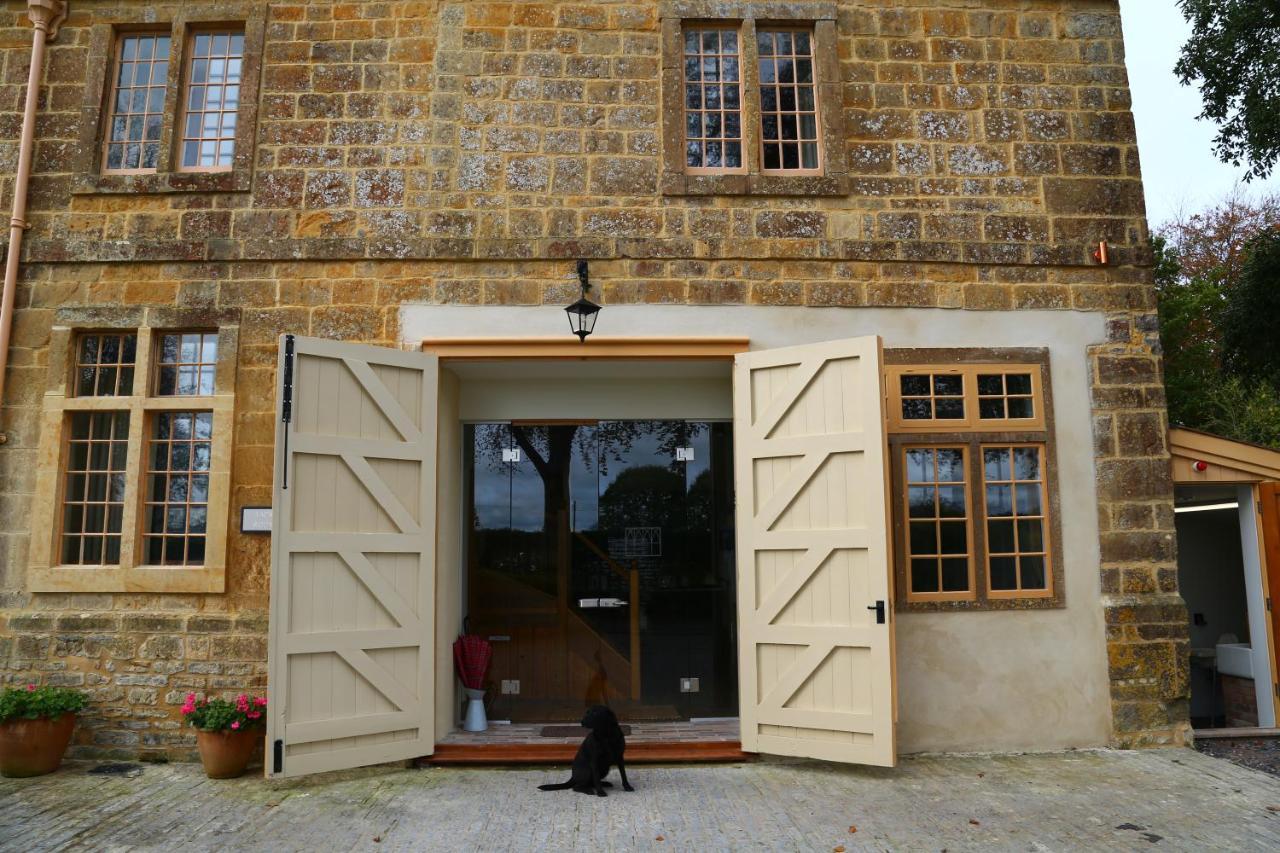 North Cadbury Court Coach Houses Exterior foto